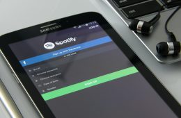 Jak słuchać muzyki na spotify